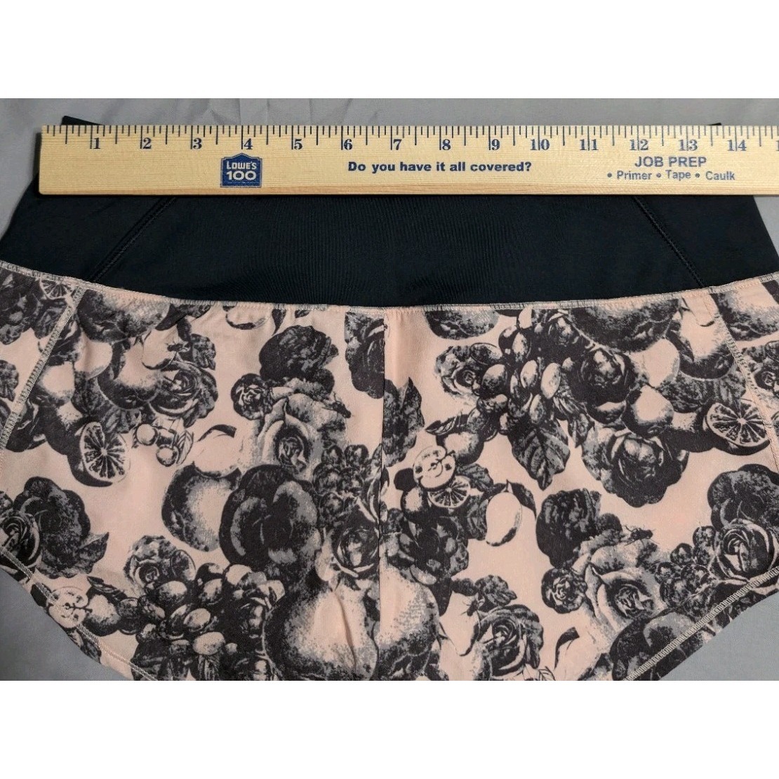 Oiselle Mac Roga Shorts Women's Size 4 Rose Botanical Print Running Shorts Built — image 7 of 8